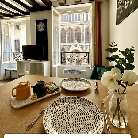 Appartement Vue Cathedrale- Centre Ville Meaux-Gare-Disney מראה חיצוני תמונה